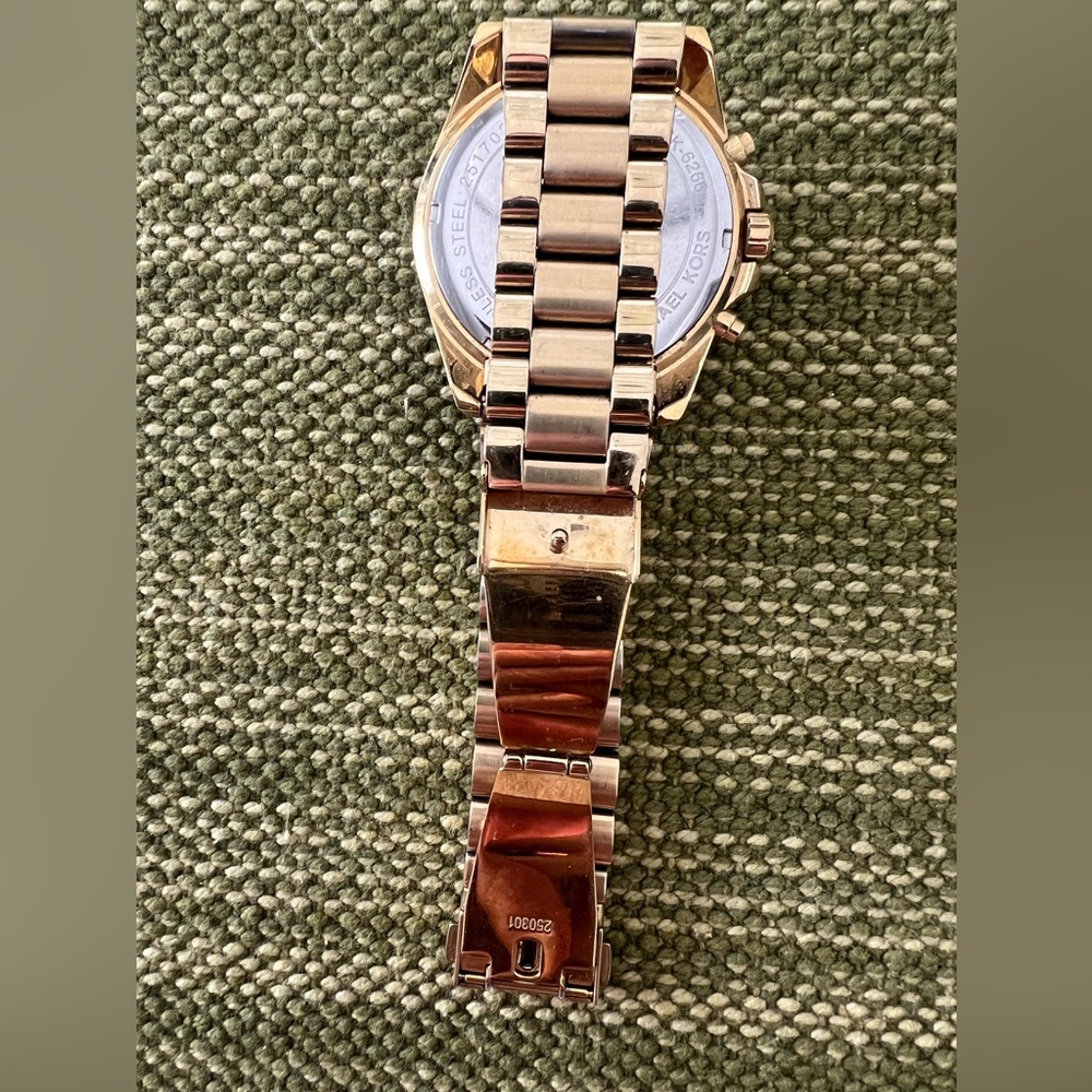 Michael Kors large face Gold watch - Picture 4 of 7